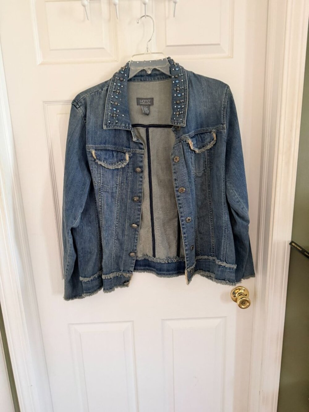 Motto Womens XL Distressed Denim Jacket With Beaded Collar & Frayed Hem
